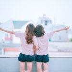 パーソナルスペースとは？人に不快感を与えないための距離感の取り方について