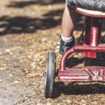親の子育てから見る自己肯定感が低くなる原因・背景について
