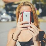 自撮りしない人の心理、理由について